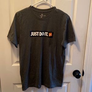 NIKE MEN’S T SHIRT